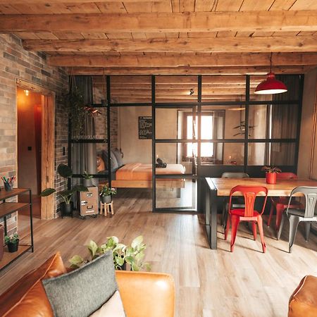 Appartement Thematique: Voyage Industriel Travers Extérieur photo